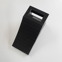 110x235x125mmタイヤストッパー黒ヒモ付1組_選択画像02