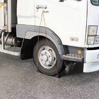 110x235x125mmタイヤストッパー黒ヒモ付1組_選択画像04