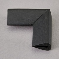 75x75x35コーナーガード(はさみ型/黒/2個)