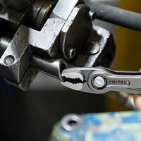 150mmコンビネーションプライヤー(グリップ_選択画像04