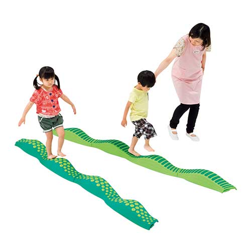 Weplay ウェーブ バランス 平均台 グリーン ８本入り 収納袋付き Amazon.co.jp: 平均台 バランス遊具 ウェイブバランス平均台 8本組