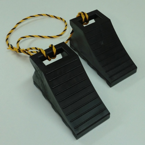 110x235x125mmタイヤストッパー黒ヒモ付1組_画像02