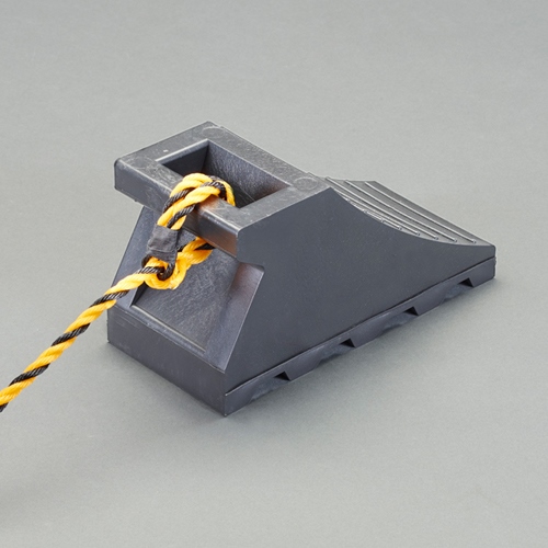 110x235x125mmタイヤストッパー黒ヒモ付1組_画像03